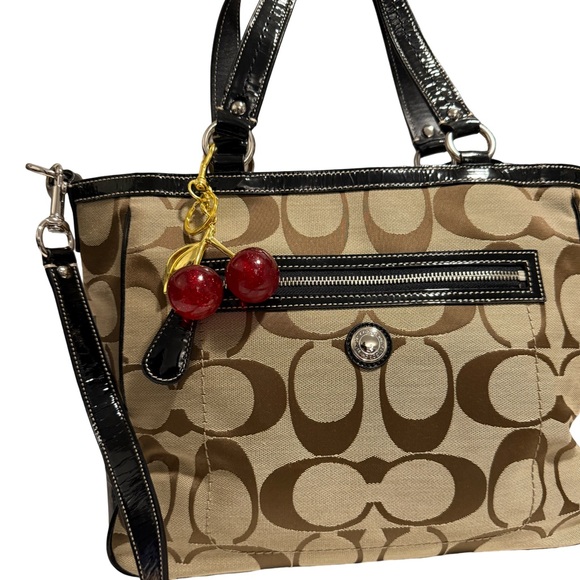 Coach Laura Signature Tote - Picture 4 of 8